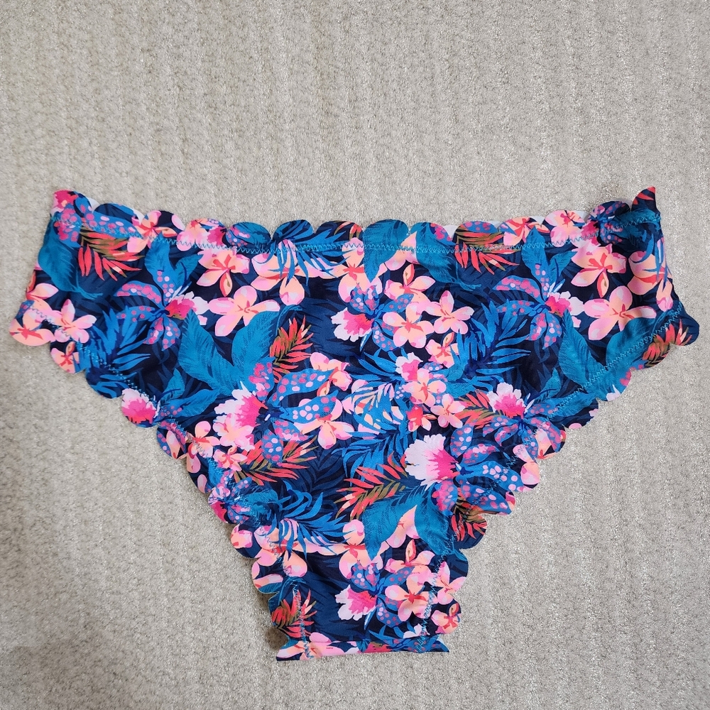 Shekini Tropical Floral Print Scalloped Bikini Bottom Size Small - new w/out tag